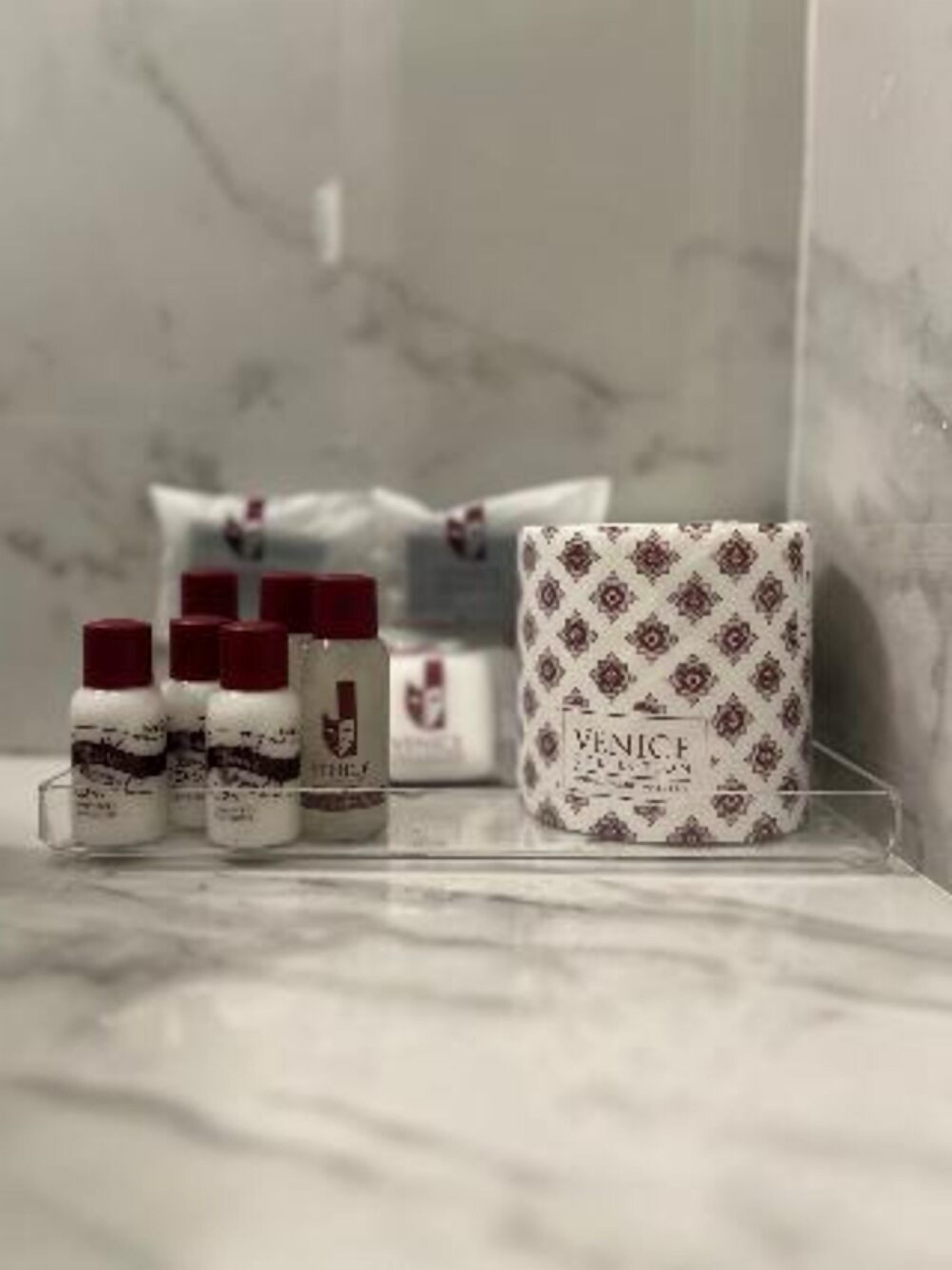 shower, rainfall showerhead, free toiletries, hair dryer