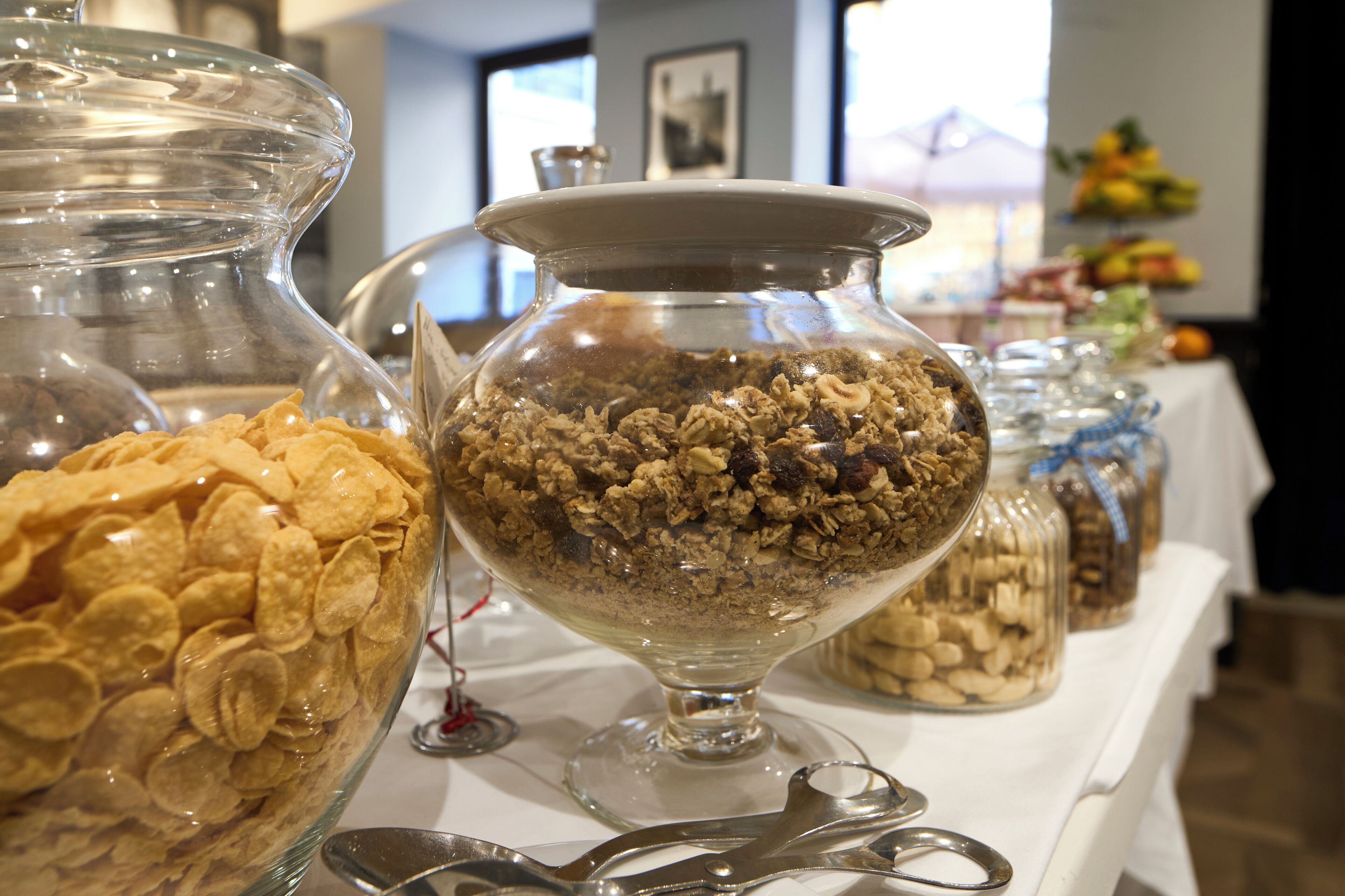 daily buffet breakfast (eur 15 per person)