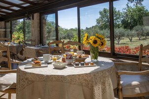 Daily buffet breakfast (EUR 18 per person)