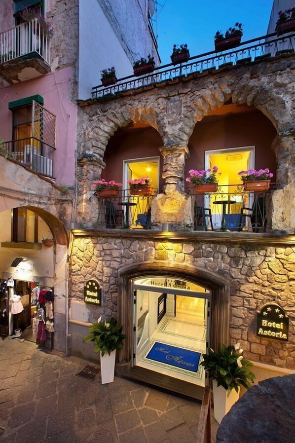 Front of property - Hotel Astoria Sorrento (Sorrento)