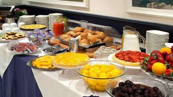 Petit déjeuner buffet compris tous les jours