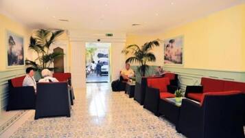 Sala de estar en el lobby