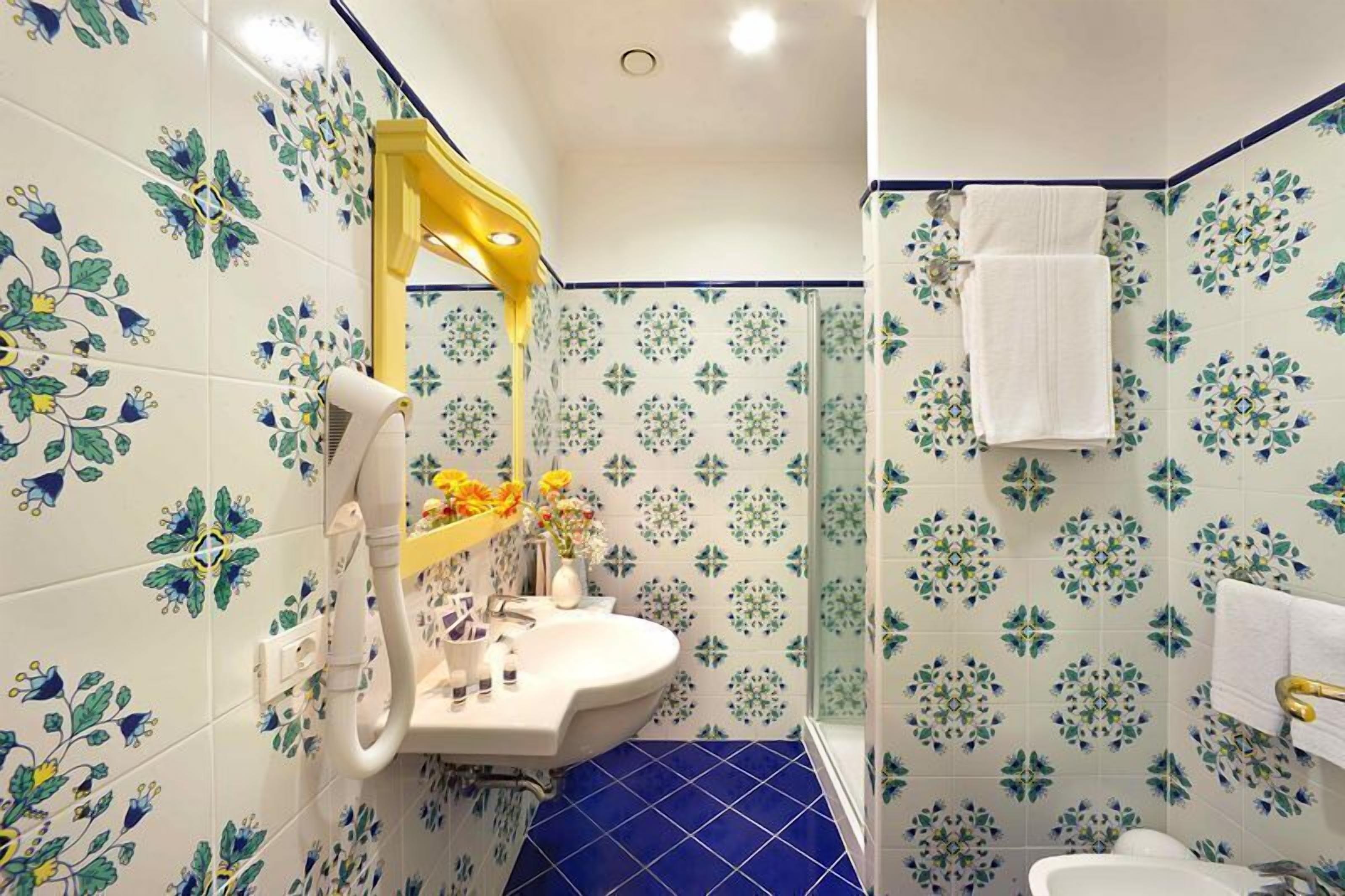 shower, free toiletries, hair dryer, bidet