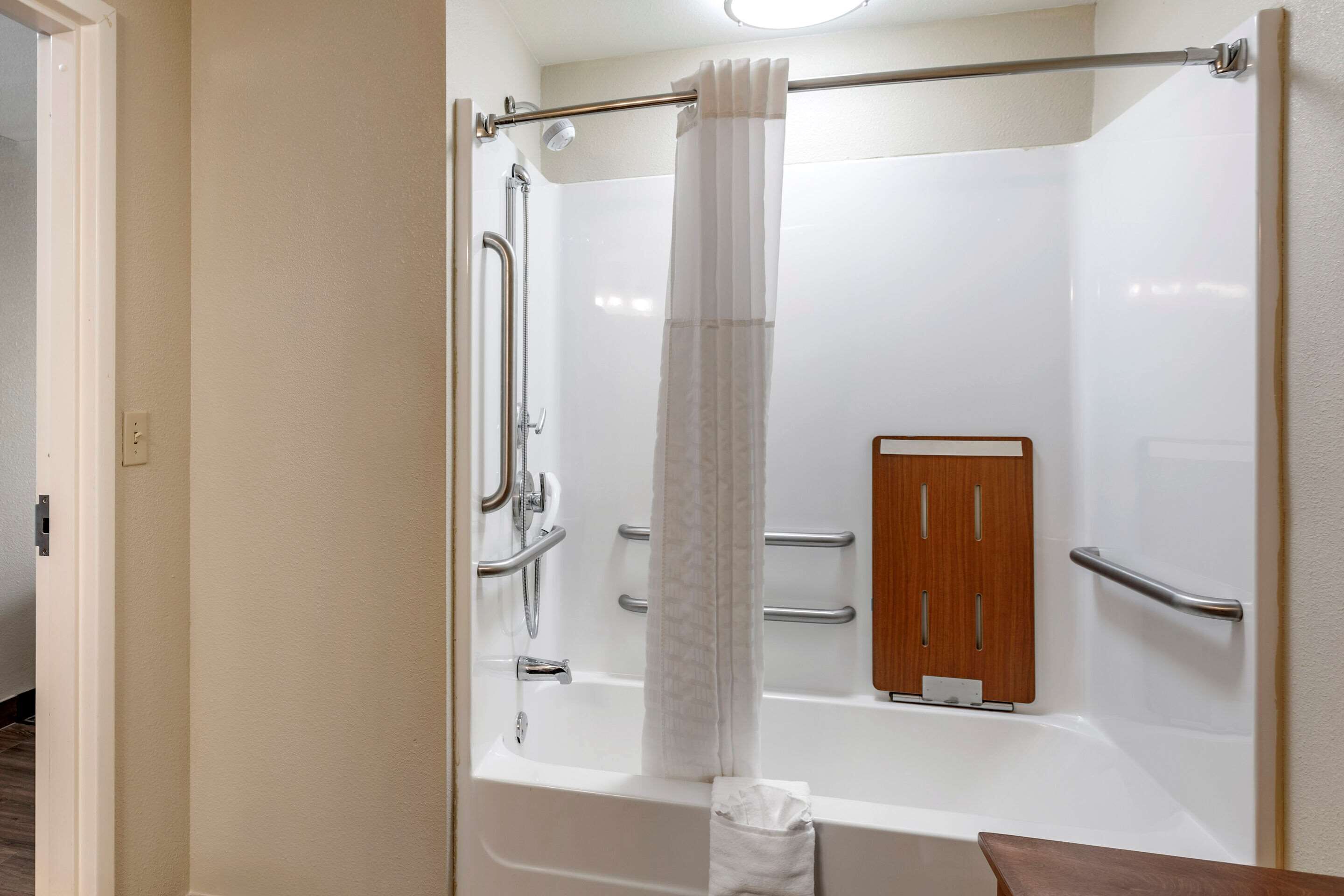 room, 2 queen beds, accessible, non smoking | bathroom | combined shower/bathtub, hair dryer, towels