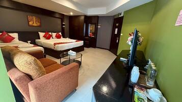 Deluxe Triple Room | Cots/infant beds, free WiFi, bed sheets