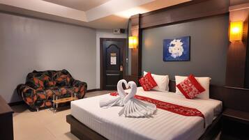 Cots/infant beds, free WiFi, bed sheets