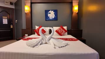 Free WiFi, bed sheets