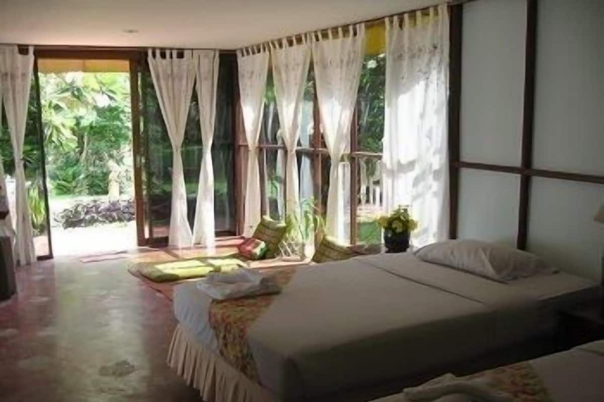 Glass Tent | Meja, Wi-fi percuma