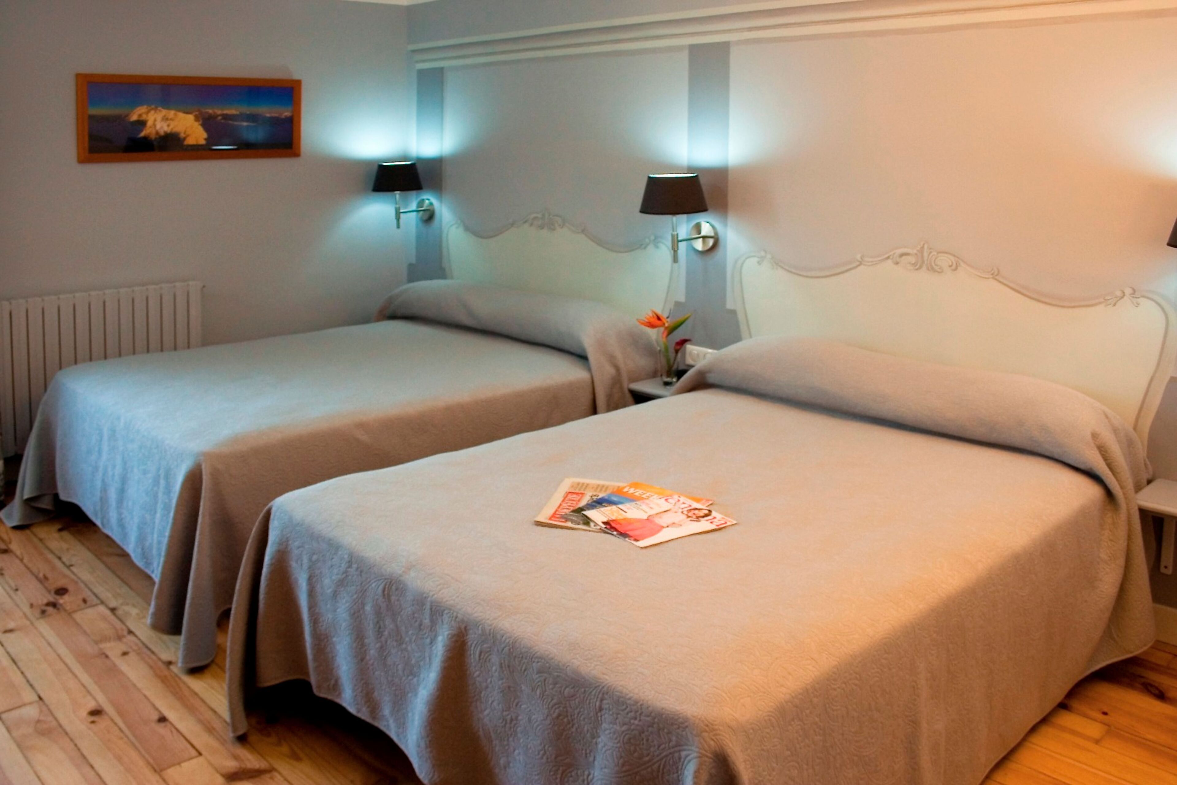 quadruple room | desk, blackout curtains, soundproofing, rollaway beds