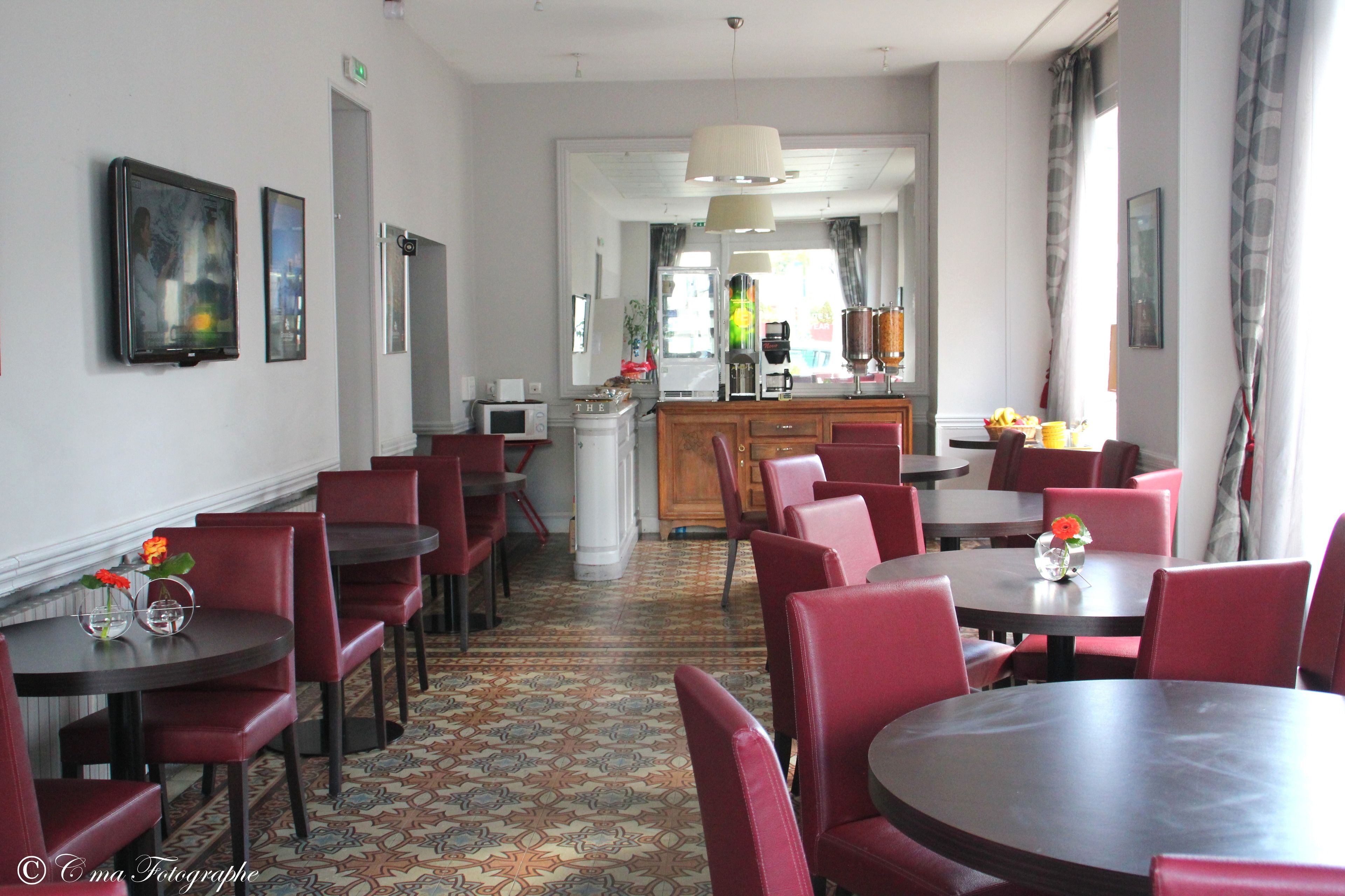 lunch and dinner served, regional cuisine