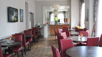 Lunch and dinner served, Regional cuisine