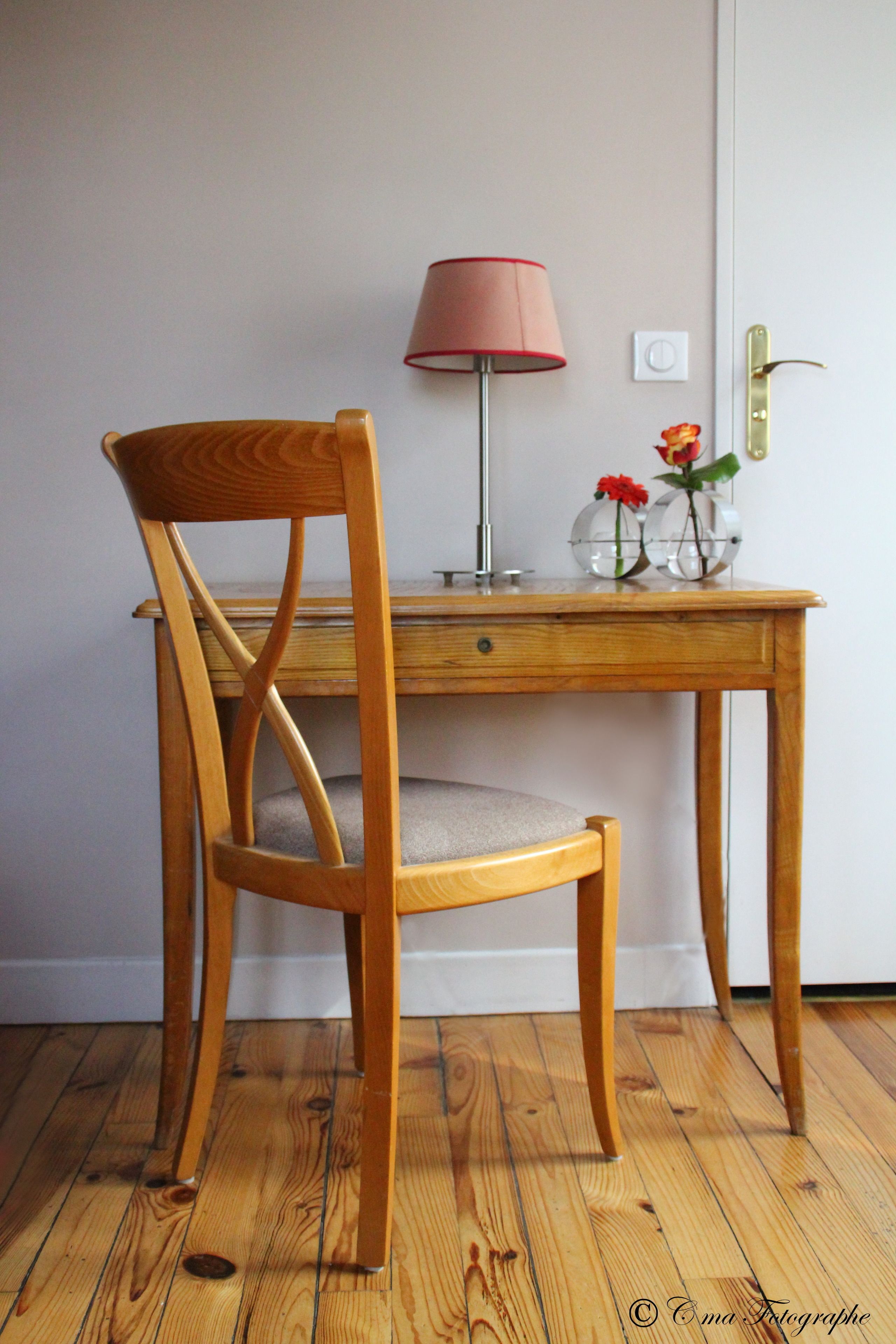 desk, blackout curtains, soundproofing, rollaway beds