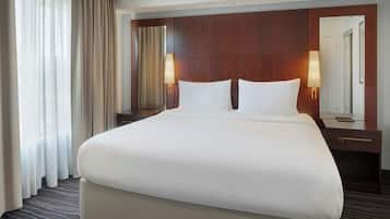 Hypo-allergenic bedding, in-room safe, desk, laptop workspace