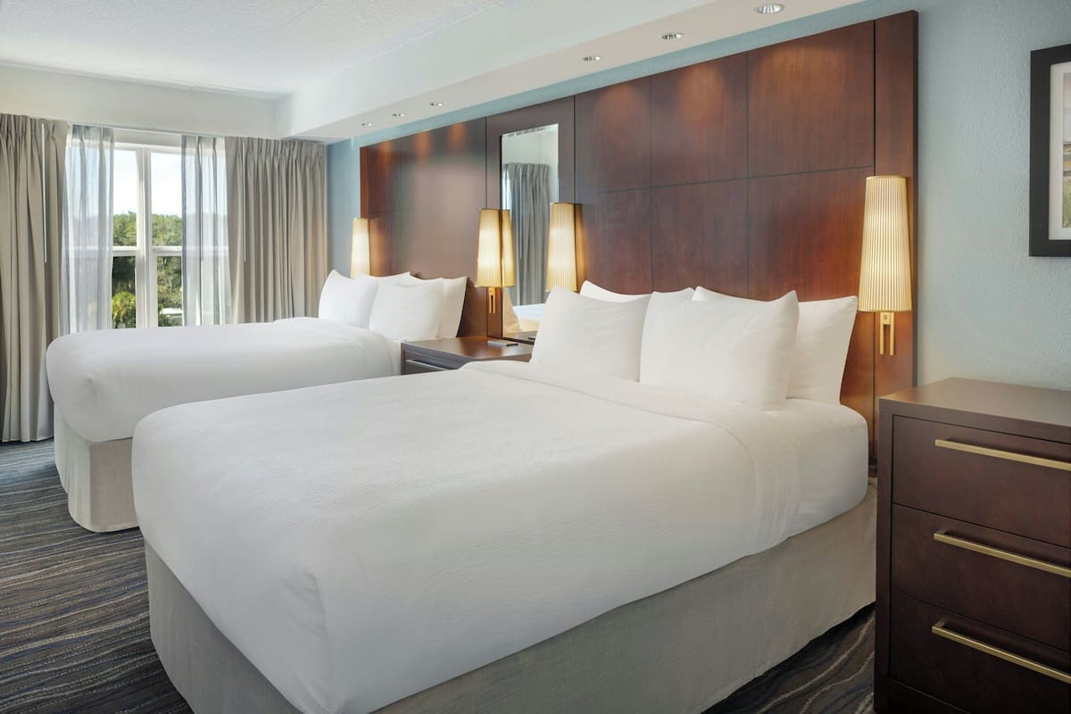 Double Room, 1 Bedroom | Hypo-allergenic bedding available, in-room safe, desk, laptop workspace