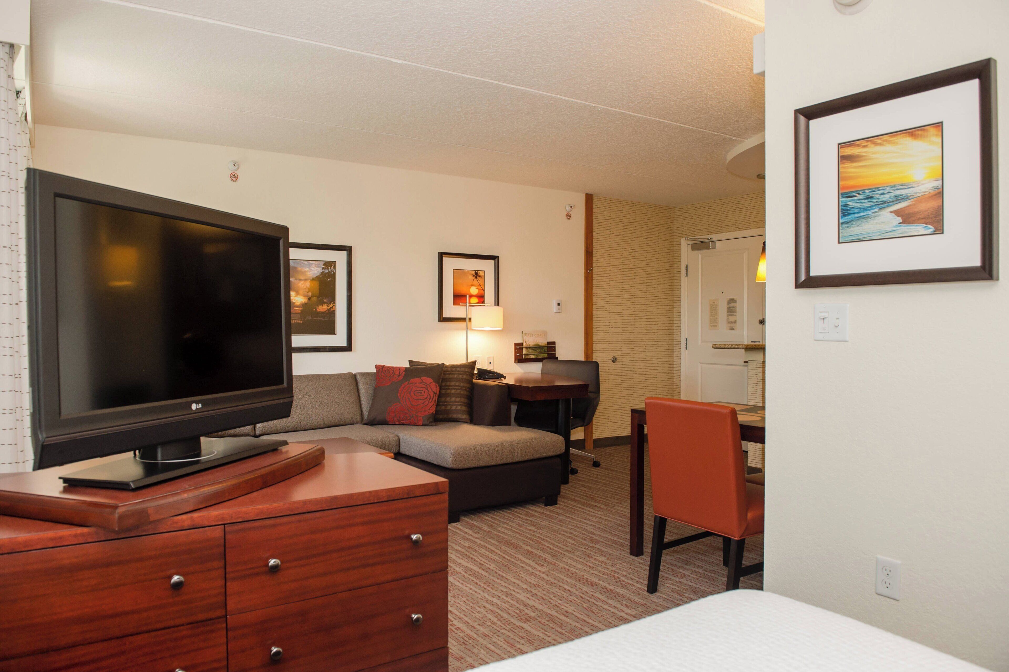 studio, 1 king bed with sofa bed | in-room safe, desk, laptop workspace, blackout curtains