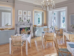 Se sirven desayunos, comidas y cenas 