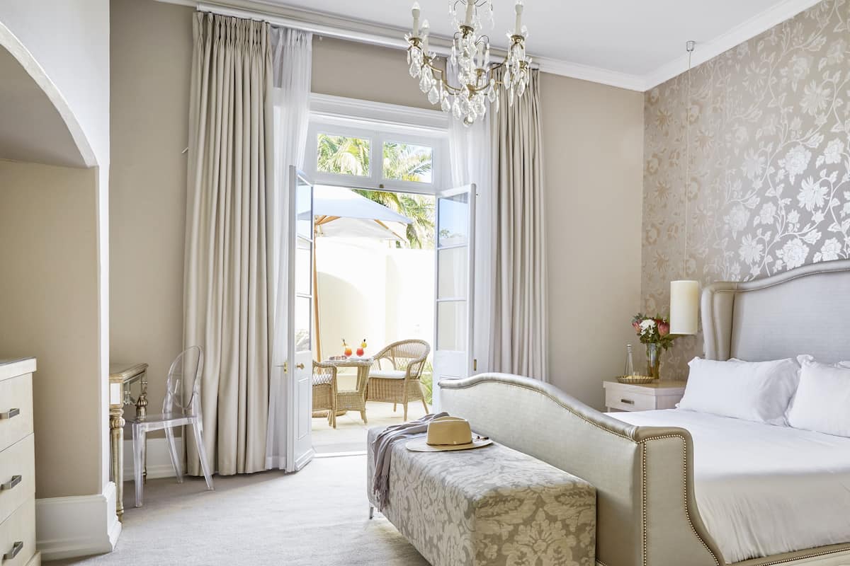 Luxe suite, 1 kingsize bed | Een minibar, individueel gedecoreerd, individueel gemeubileerd