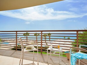 Doppia Superior, letti multipli, vista mare | Biancheria da letto di alta qualità, minibar, una cassaforte in camera