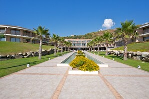 Courtyard - Capovaticano Resort Thalasso Spa (Ricadi)