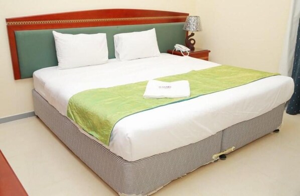1 Schlafzimmer, Zimmersafe, Schreibtisch, schallisolierte Zimmer