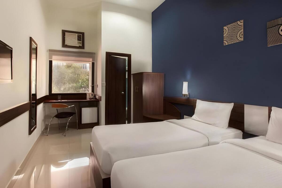 Minibar, in-room safe, desk, blackout drapes