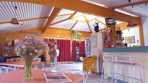 Bar (on property) - VVF Aubrac, Chaudes-Aigues (Chaudes-Aigues)