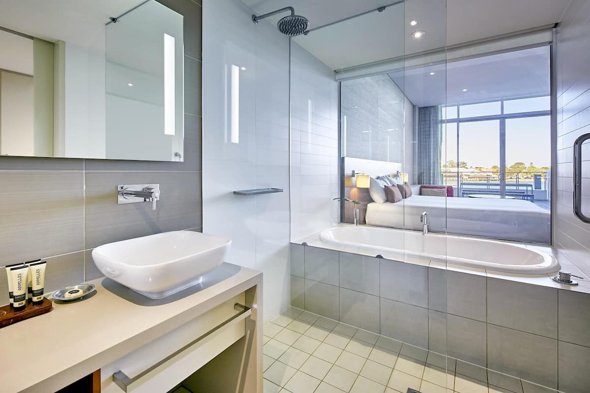 Room, 1 Double Bed (Bath Bliss) | In-room safe, desk, soundproofing, iron/ironing board