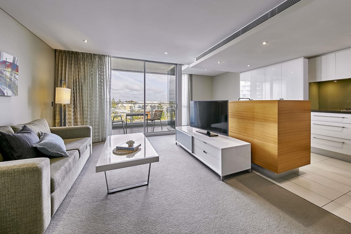 Apartment, 1 Bedroom | In-room safe, desk, soundproofing, iron/ironing board