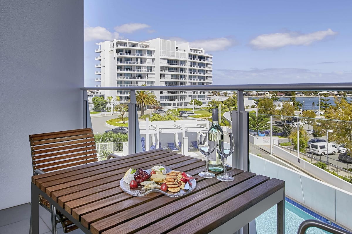 In-room safe, desk, soundproofing, iron/ironing board