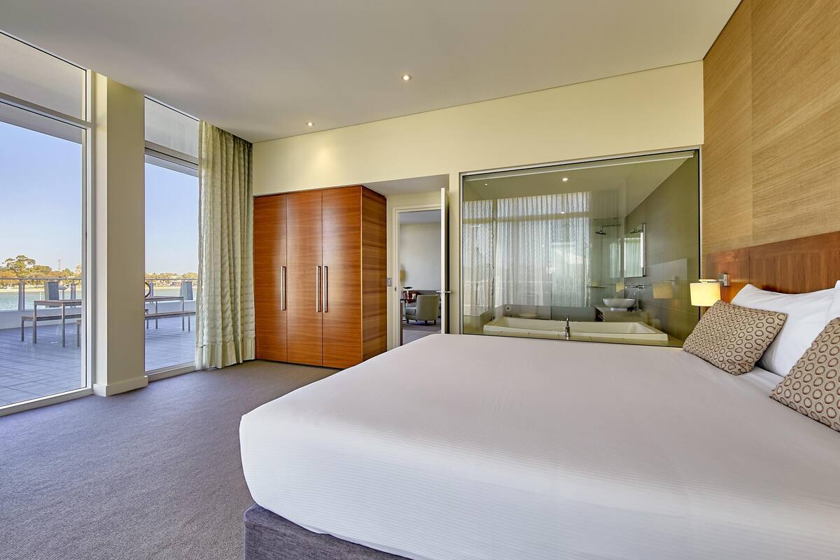 in-room safe, desk, soundproofing, iron/ironing board