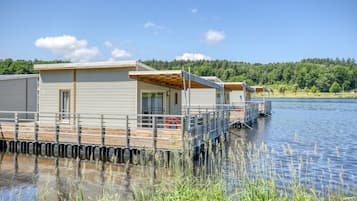 Chalet (Floating) | Individually decorated, individually furnished, bed sheets