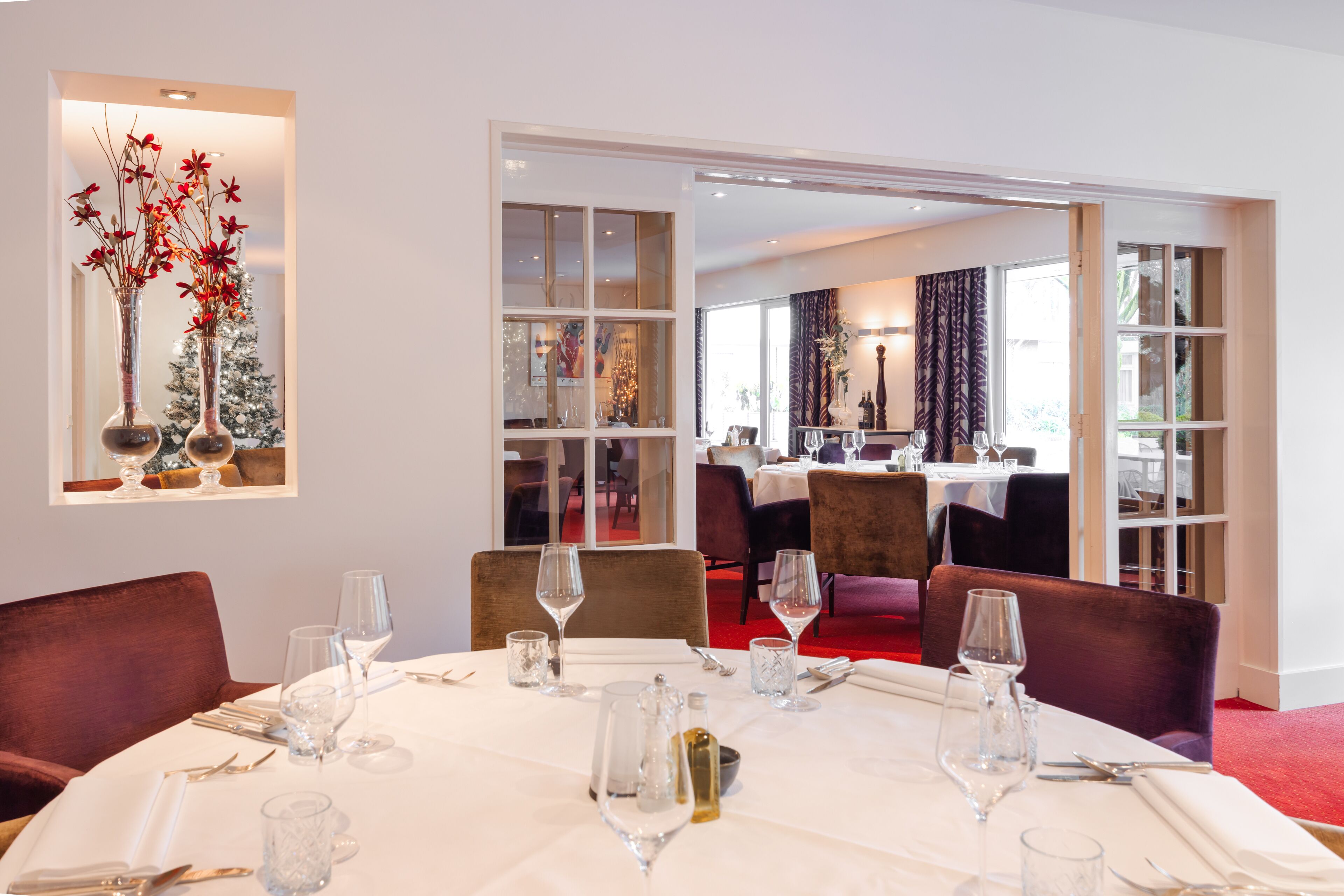 breakfast, lunch and dinner served