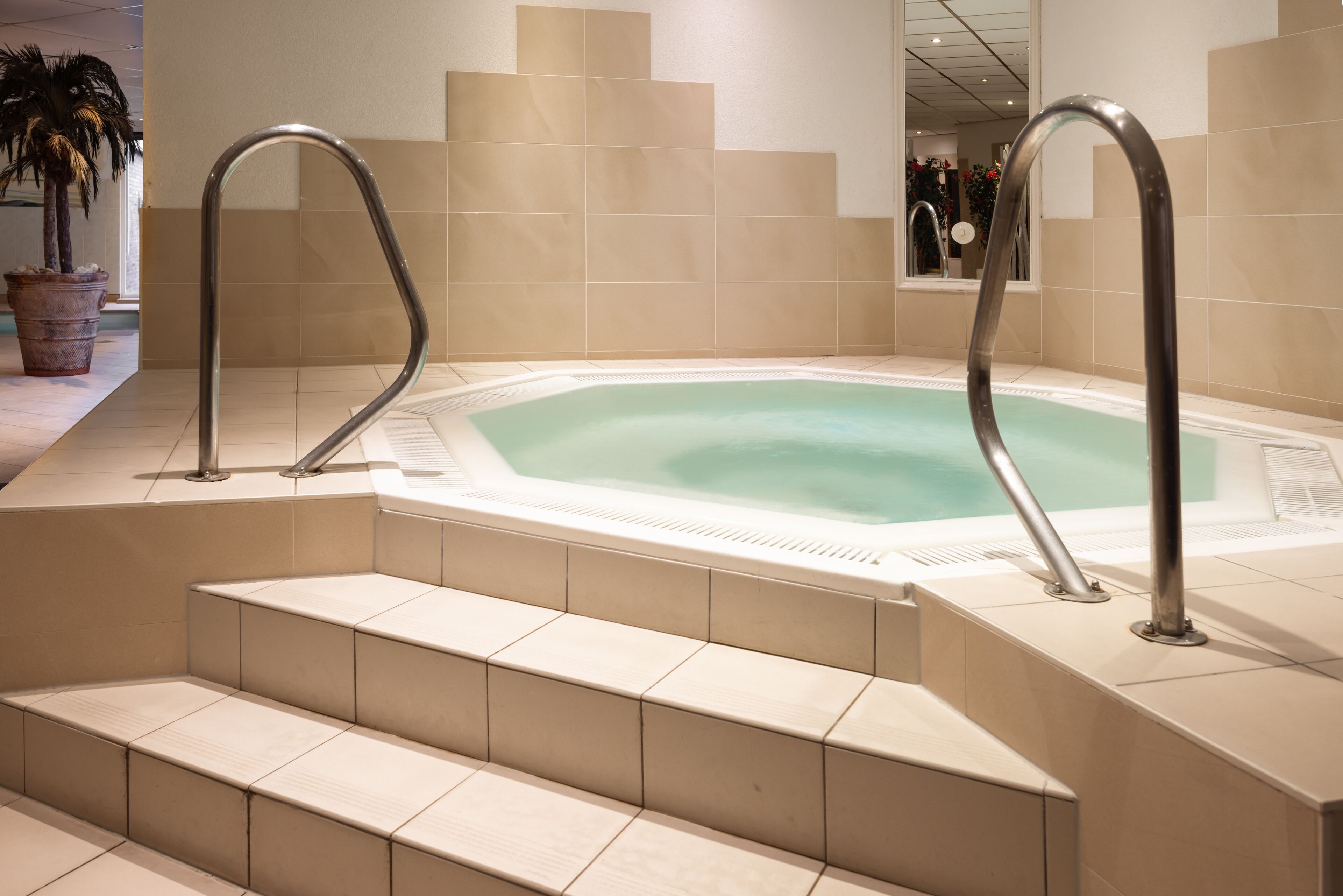 indoor spa tub