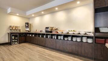 Free daily continental breakfast