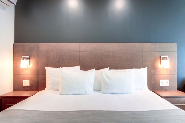 Classic Room, 1 King Bed (1st floor, no elevator) | Desk, blackout drapes, soundproofing, iron/ironing board