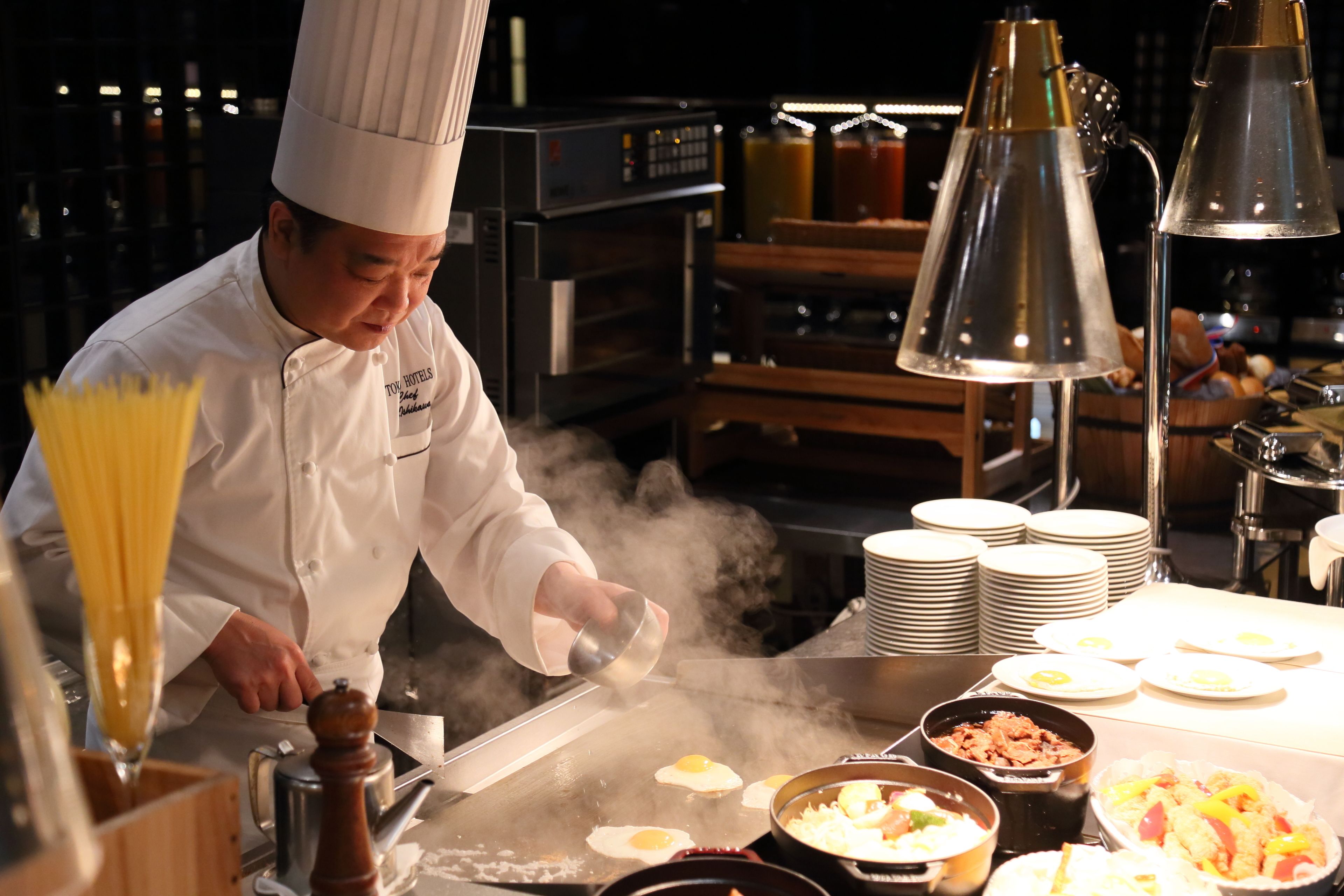 Daily buffet breakfast (JPY 1980 per person)