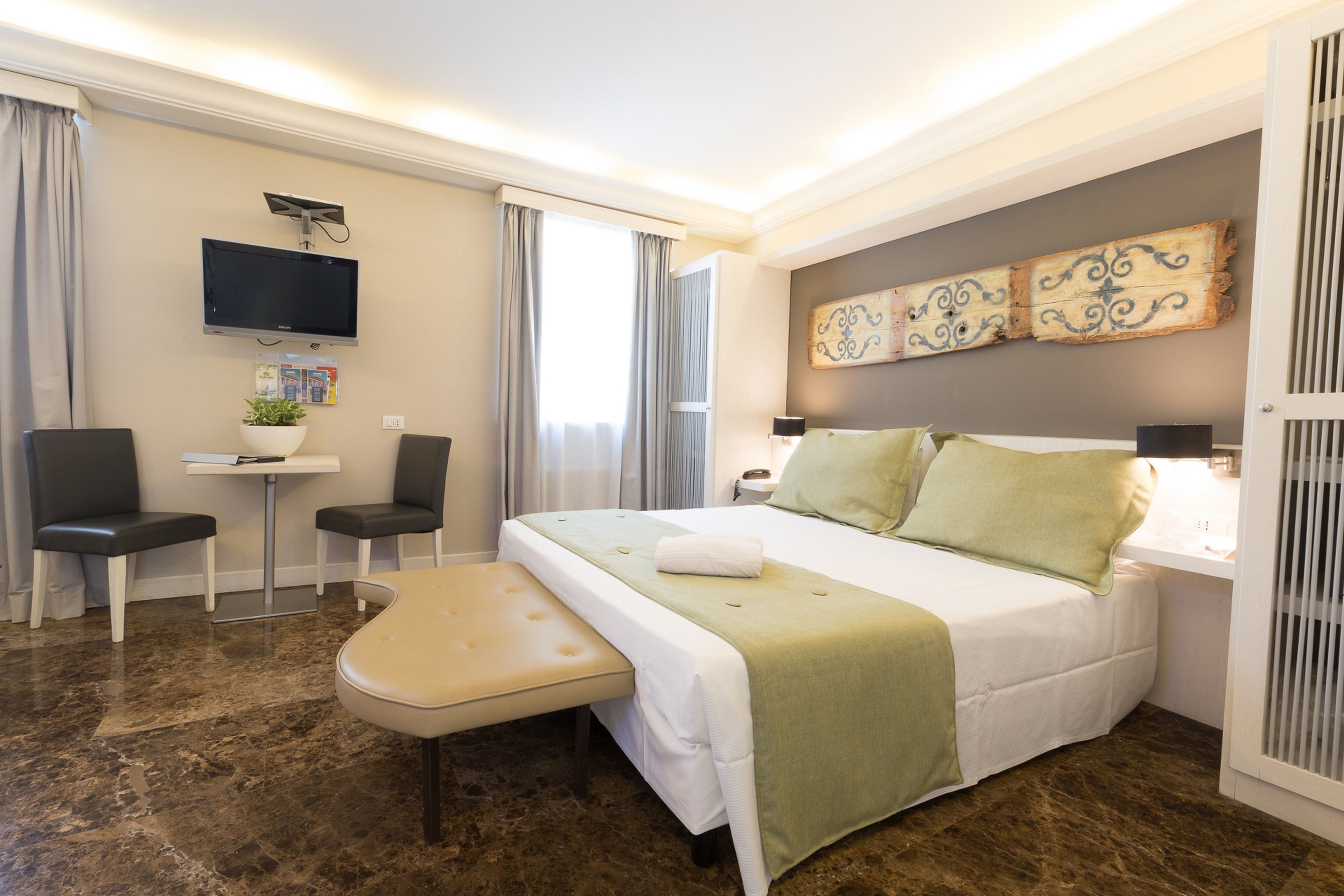 junior suite | minibar, in-room safe, desk, blackout curtains