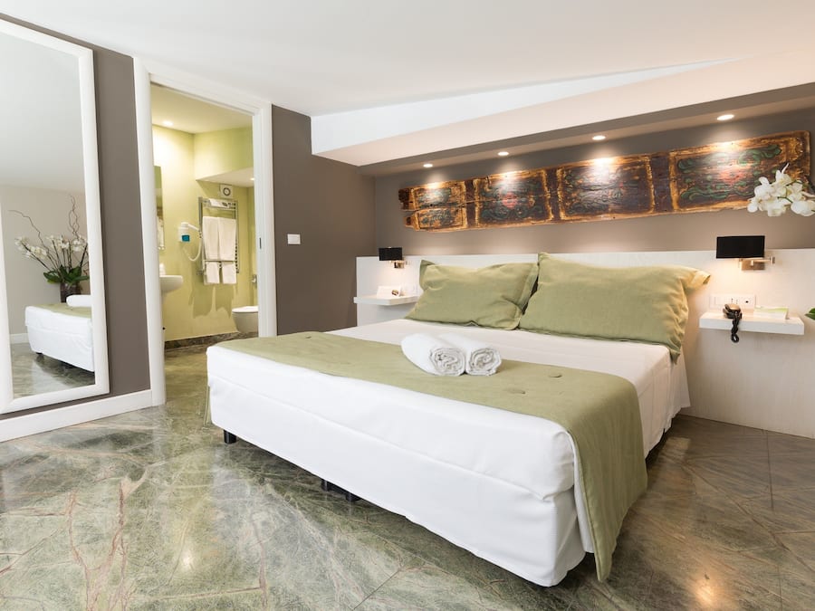 Minibar, in-room safe, desk, blackout drapes