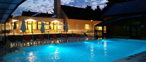 Piscine intérieure