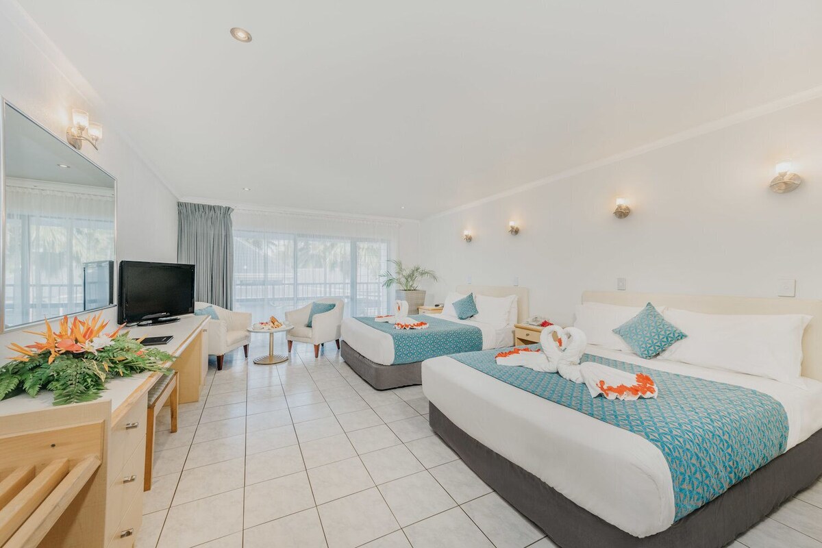 Luxe beddengoed, een minibar, een kluis op de kamer, een bureau