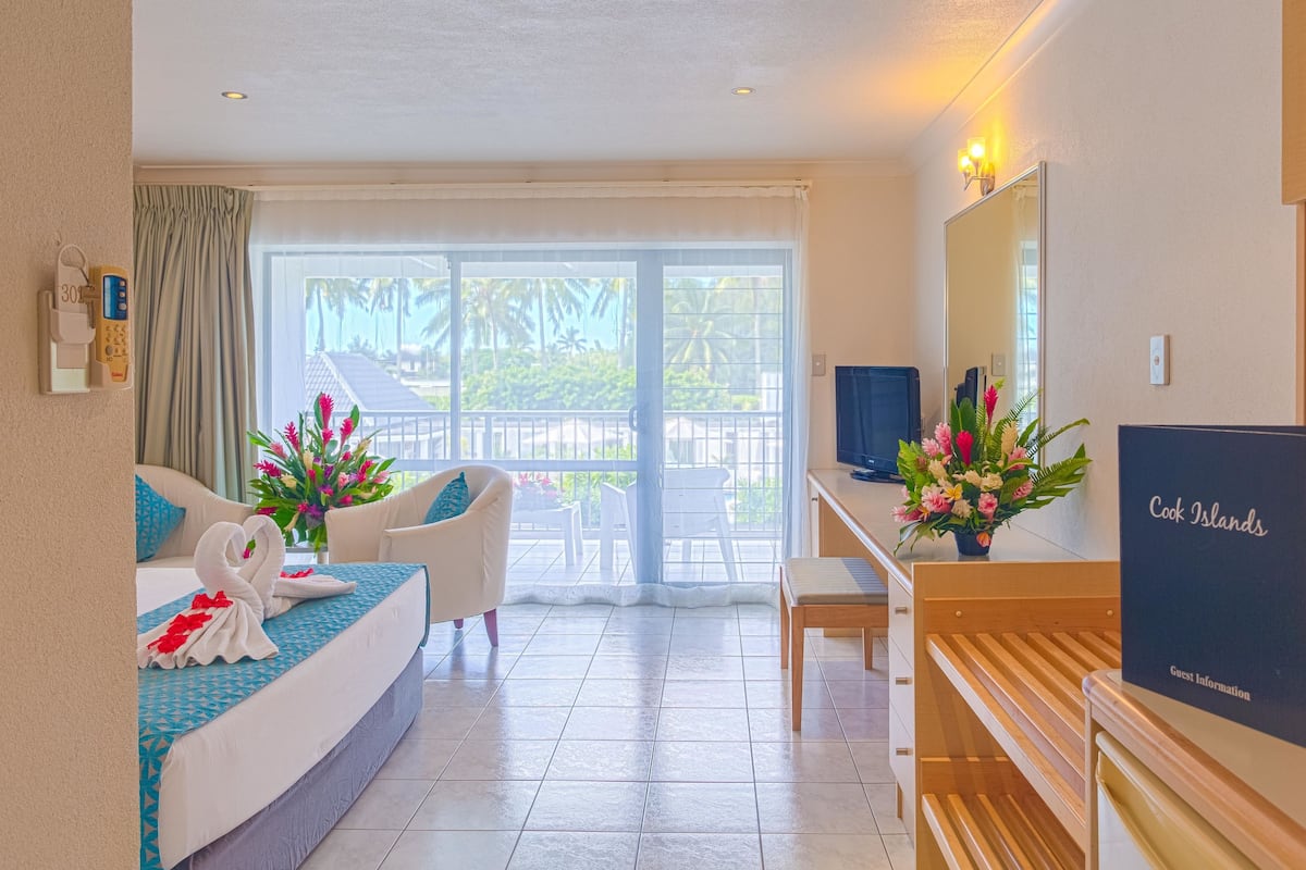 Standardzimmer, 1 King-Bett, Poolblick