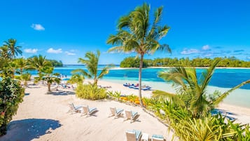 Deluxe Beachfront Room | Beach/ocean view