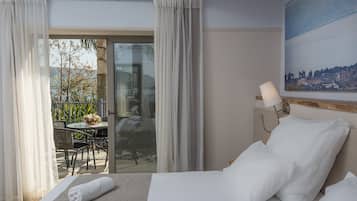 Deluxe Room Garden access