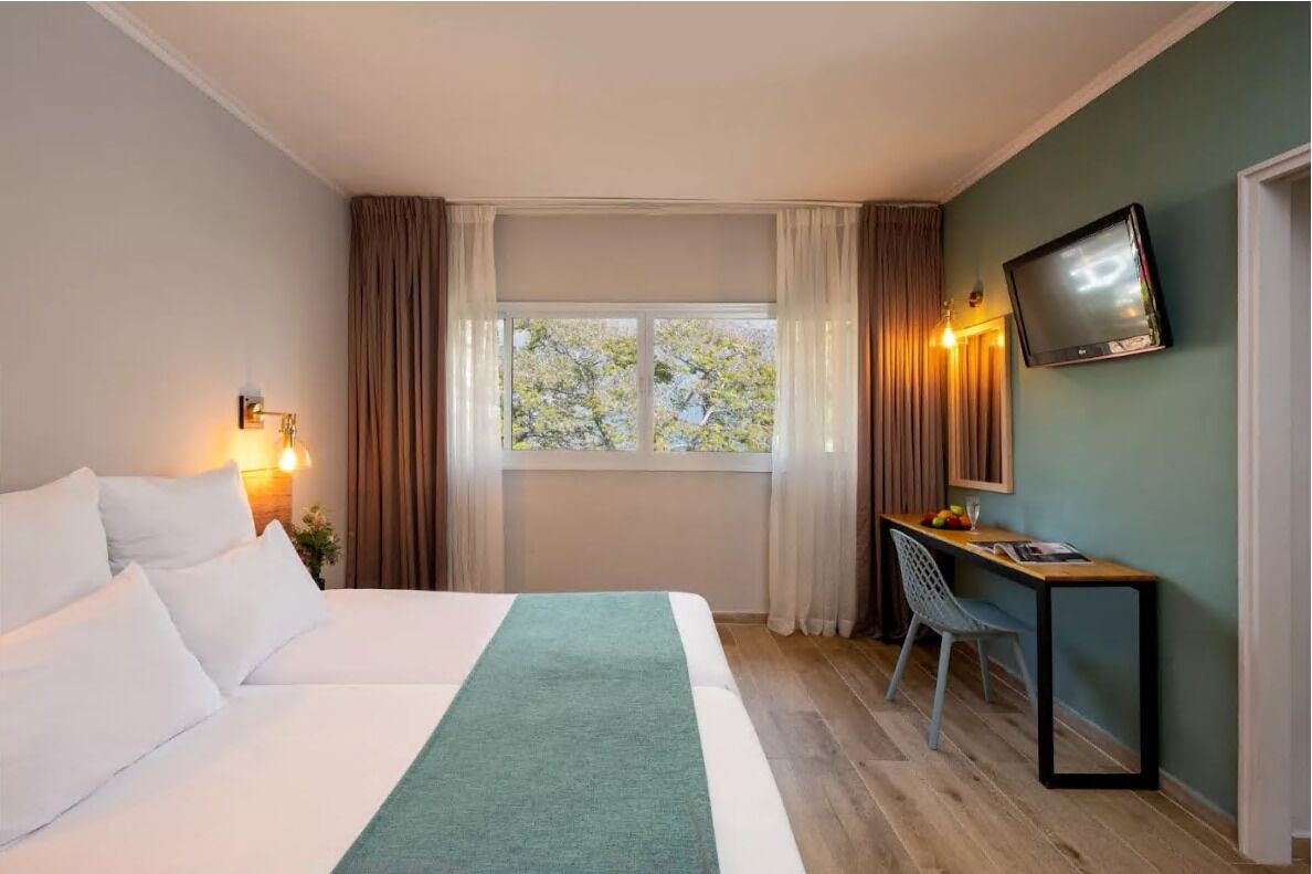 Superior Double or Twin Room Building | Minibar, in-room safe, desk, blackout curtains