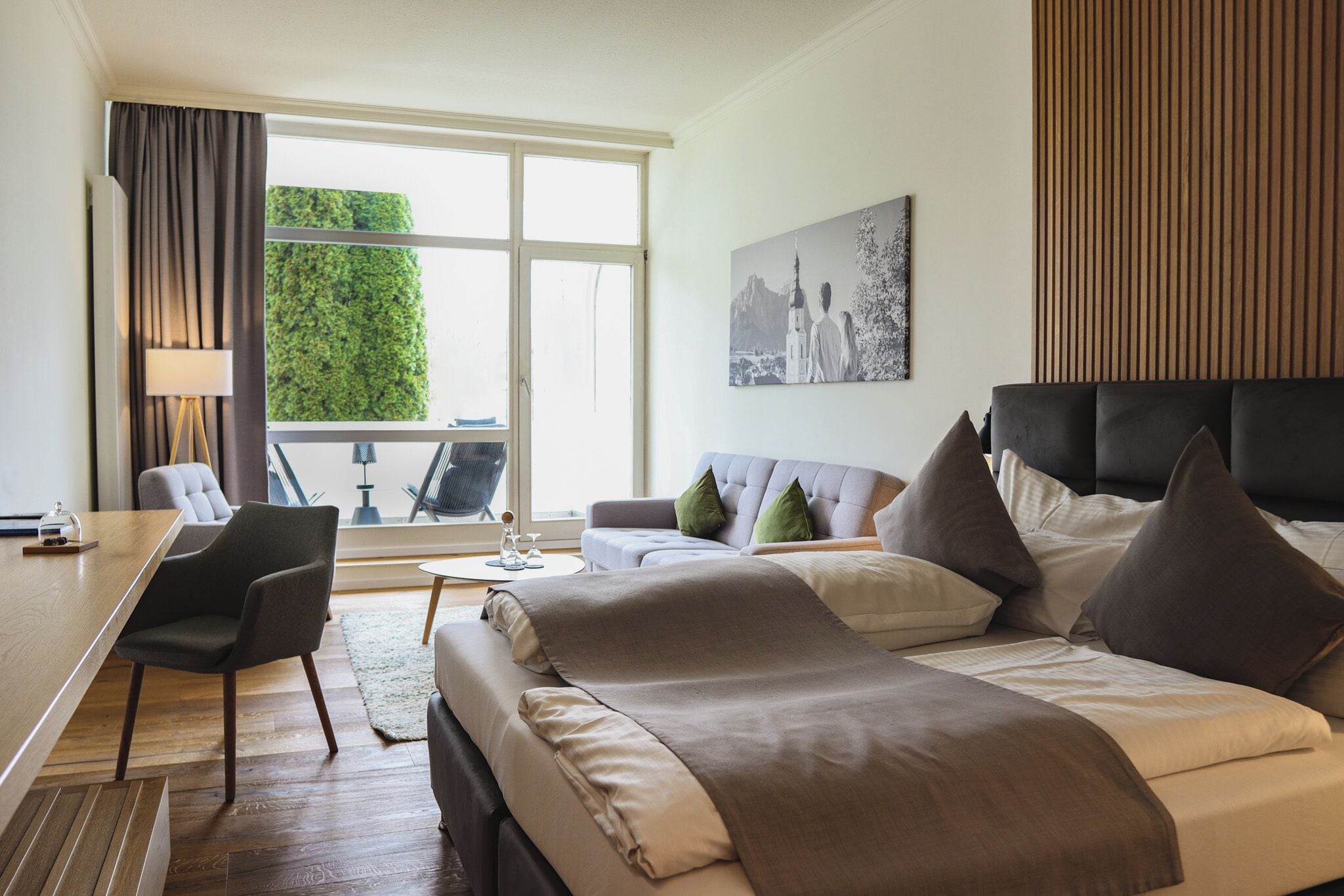 Superior Double Room | Minibar, in-room safe, desk, laptop workspace