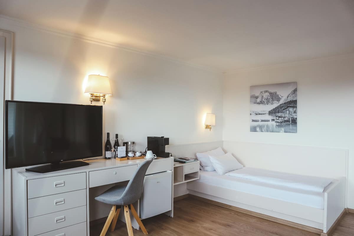 1 bedroom, minibar, in-room safe, desk