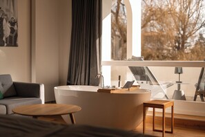 Minibar, in-room safe, desk, laptop workspace