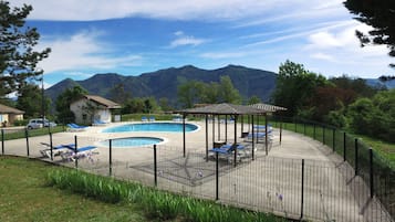 Outdoor pool, sun loungers