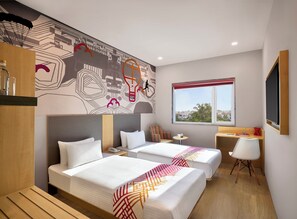 Deluxe Twin kamer | Een kluis op de kamer, geluiddichte muren, een strijkplank/strijkijzer