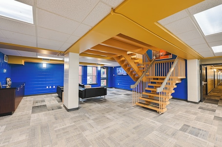 Lobby sitting area. Residence & Conference Centre - Welland